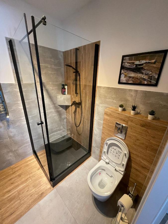 Fly Adventures- Dom Wedkarza Apartment เลชนา ภายนอก รูปภาพ